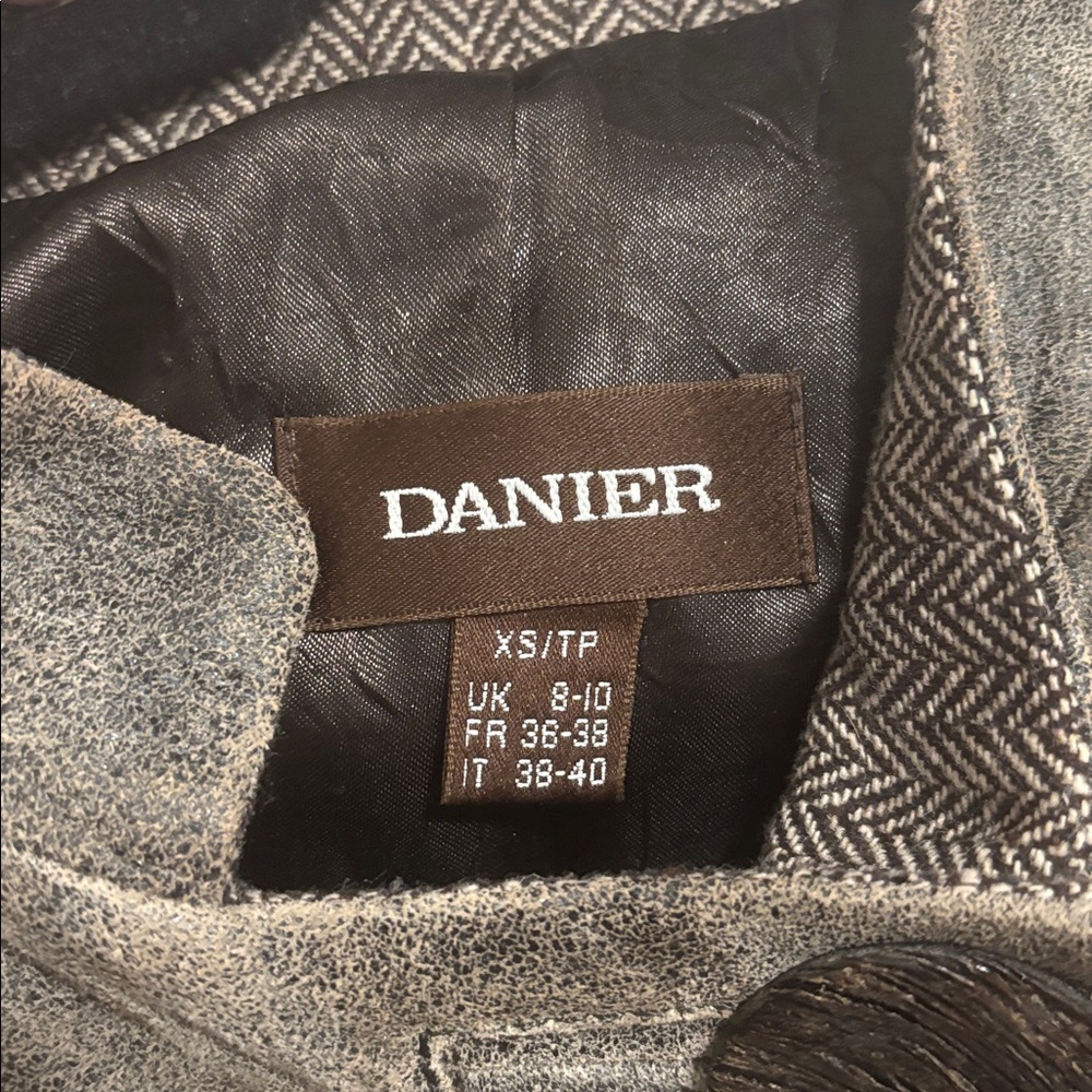 Marque: DANIER
Très bon état, je pourrais dire « Comme Neuf »
PTP 17.5-XS